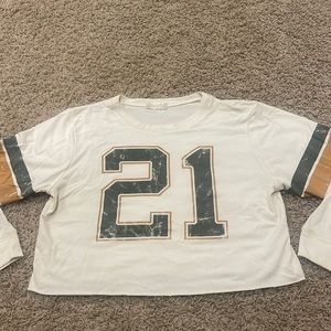 Altar’d State Cream Cropped “21” Jersey Shirt with green and gold numbers - Sm